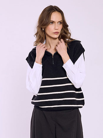 Πουλόβερ αμάνικο με ρίγες σε μαύρο