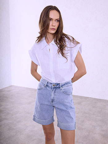 Shorts with rolled up hem in light blue