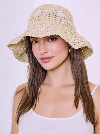 Hat with flowers in light beige