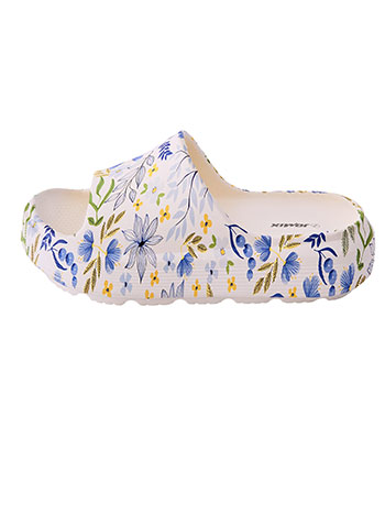 Slides with flowers in blue