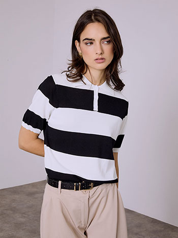 Top striped with collar in black