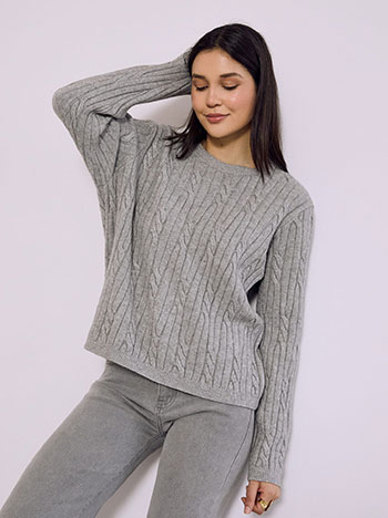 Πουλόβερ με ανάγλυφες λεπτομέρειες σε γκρι