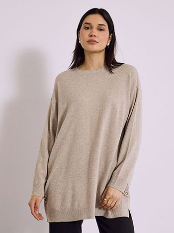 Sweater long with side buttons in light brown