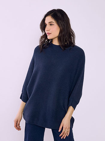 Sweater with three quarter sleeves in dark blue