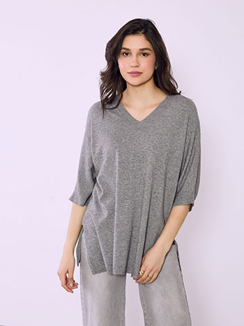 Sweater long with V neckline in grey