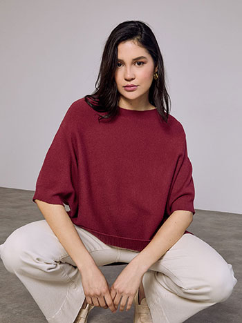 Sweater with side slits in wine red