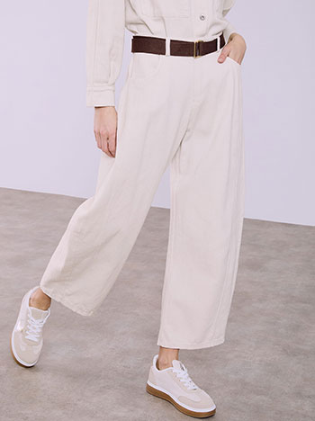 Jeans with belt in beige