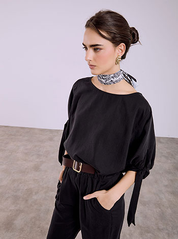 Top with tie sleeves in black