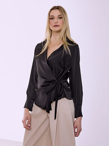Μπλούζα κρουαζέ με γιακά σε μαύρο
