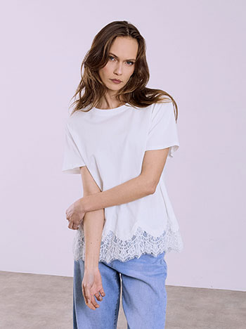 Top with lace hemline in white