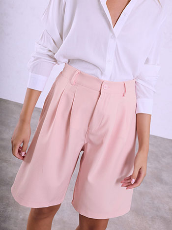 Solid bermuda shorts with pleats in pink