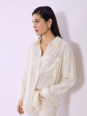 Shirt long with pocket in off white