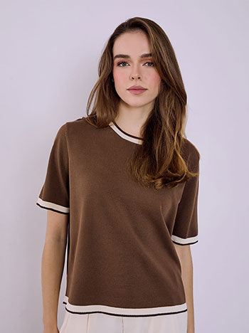 Top knitted short sleeved in dark brown