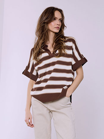 Top printed with point collar in brown