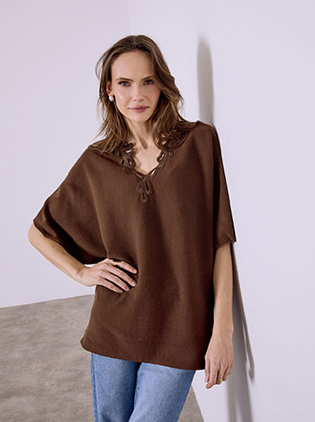 Top with broderie detail in dark brown