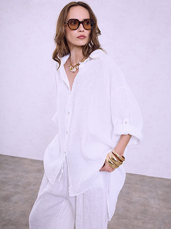 Linen shirt with side buttons in white
