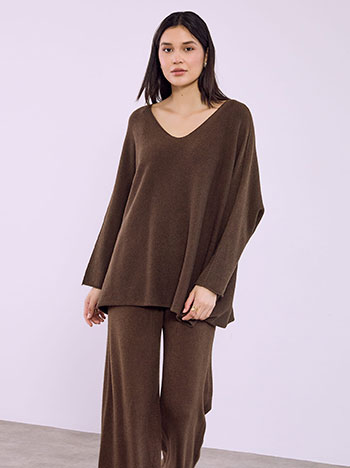 Πουλόβερ μακρύ με απαλή υφή σε καφέ