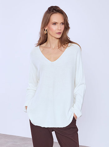 Πουλόβερ με V λαιμόκοψη σε εκρού