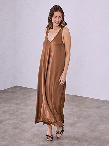 Maxi dress with round hemline in brown