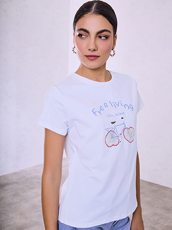 T-shirt με ποδήλατο και χάντρες σε λευκό