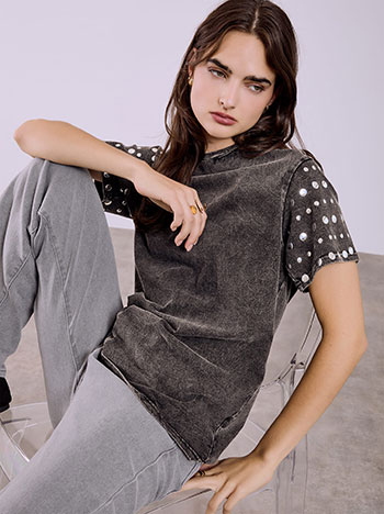 Top with studs on sleeves in charcoal