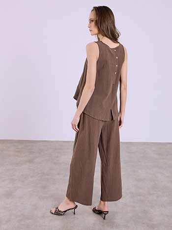 Asymmetric top and cropped trousers set in brown