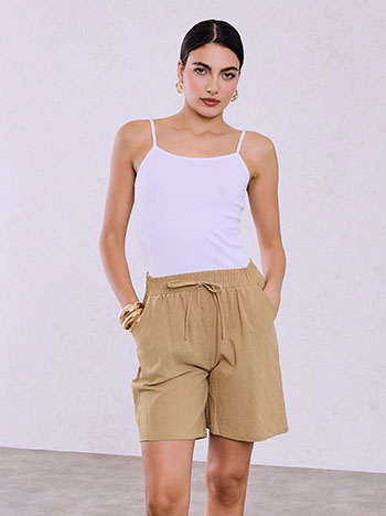Shorts with linen in camel