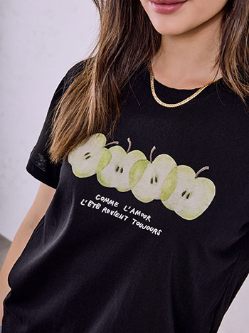 T-shirt με στάμπα μήλα σε μαύρο