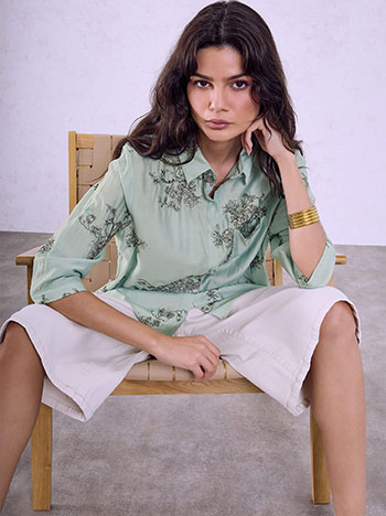 Shirt with pocket in almond green