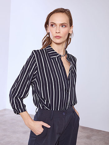 Shirt striped in dark blue