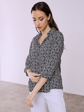 Printed shirt in black