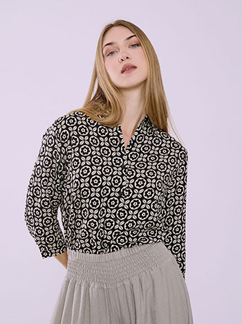 Printed shirt in black