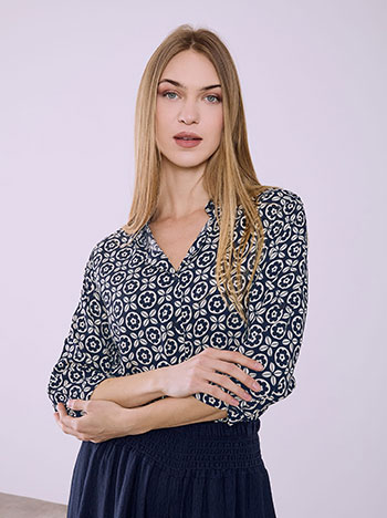Printed shirt in dark blue