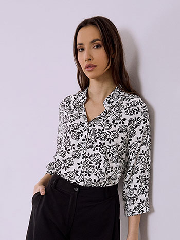 Πουκάμισο με λουλούδια σε λευκό