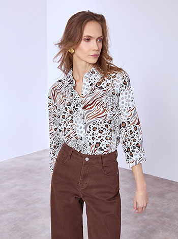 Shirt printed with animal print in brown