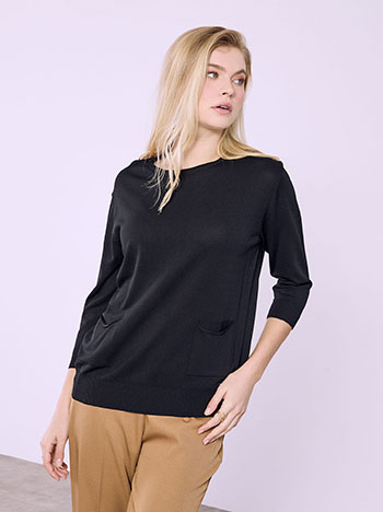Top knitted in black