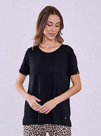 Μπλούζα μονόχρωμη με τσέπες σε μαύρο