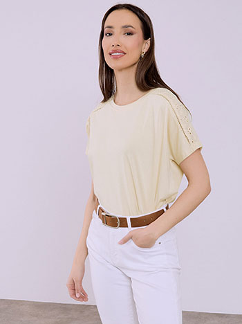 Top embroderie in beige
