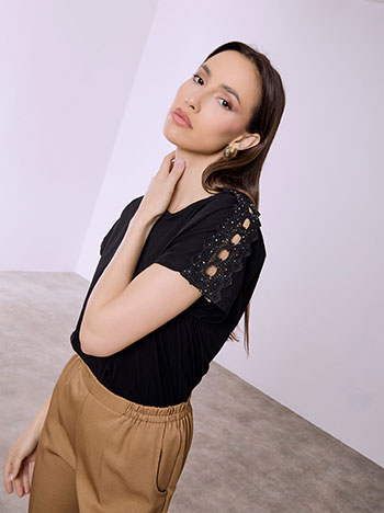 Top with lace and strass in black