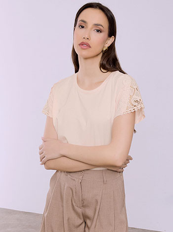 Μπλούζα με κροσέ λεπτομέρεια σε ροζ