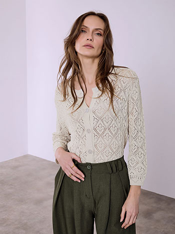 Ζακέτα μονόχρωμη διάτρητη σε μπεζ