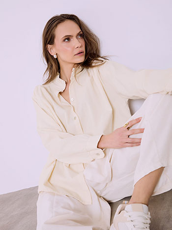 Πουκάμισο βαμβακερό κοτλέ σε μπεζ ανοιχτό