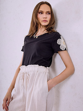 T-shirt with crochet flower appliques in black
