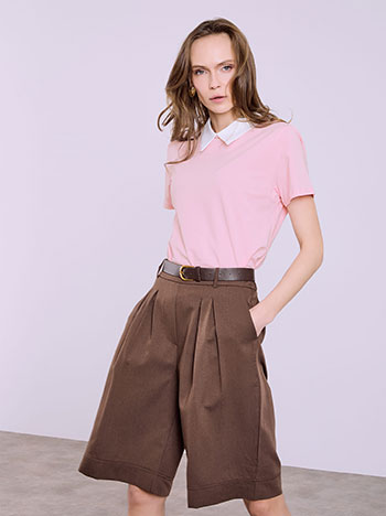 Top with collar in pink