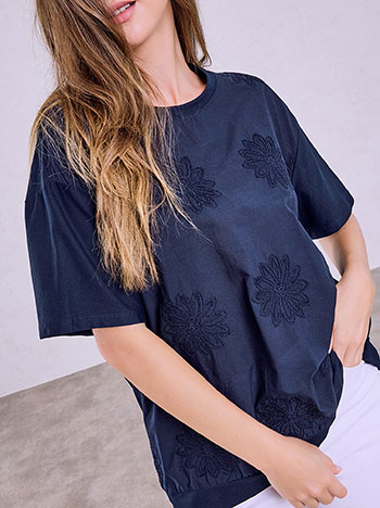 Embroidered flowers blouse in dark blue