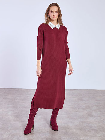 Φόρεμα με strass στον γιακά σε μπορντό