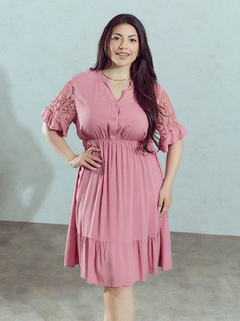 Dress with crochet sleeves in pink