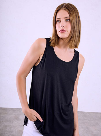 Sleeveless top in black