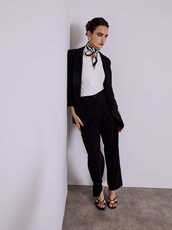 Trousers with decorative seam in black