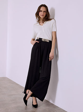 Wide leg trousers with pleats in black